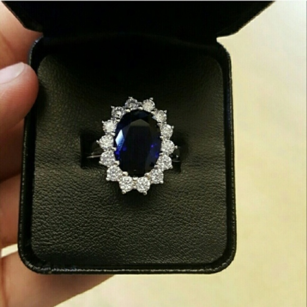 18k Sapphire Swarovski Elements women's Ring Size 8 - Picture 2 of 6
